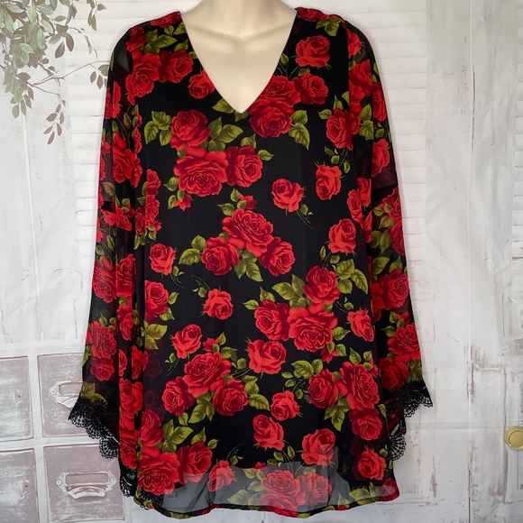Forever 21 Tops - FOREVER 21 Womens Black Red Roses Chiffon B Neck Top Blouse Sz. Small Pre-owned